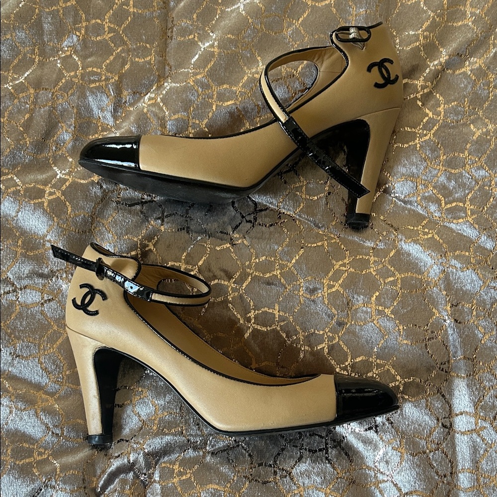 CHANEL Beige and Black Cap-Toe Mary Jane Heels